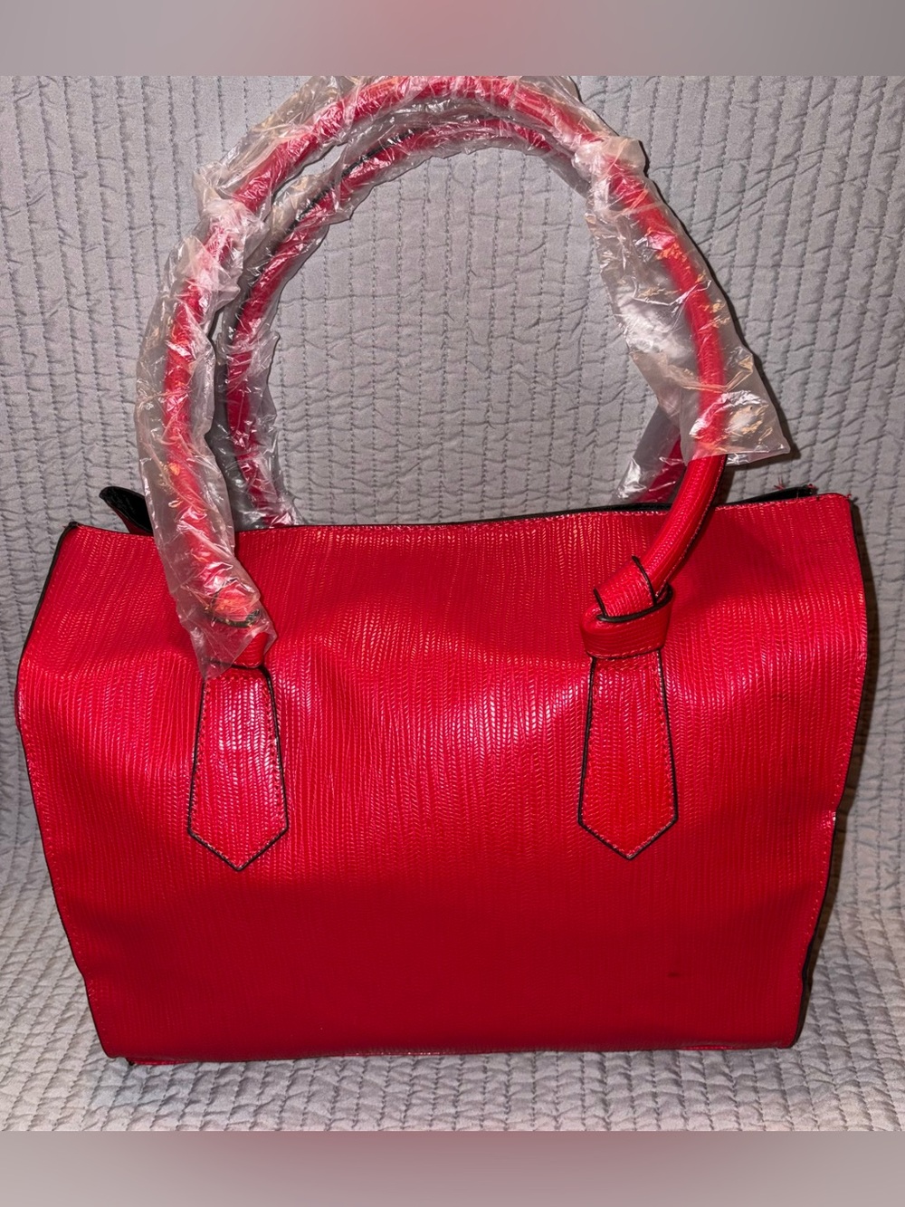 LARGE RED TEXTURED TOTE OVERNIGHT BAG, TRAVEL BAG NEW